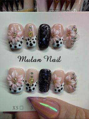 Pink Floral & Black Glitter Press-On Nail Set size Medium